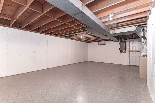 52 Kristee Circle 52, West Warwick, RI 02893