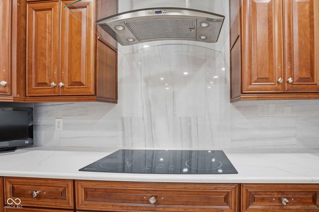 5717 Fall Creek Road, Indianapolis, IN 46220
