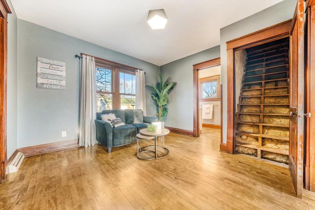 1704 LAWE STREET, Kaukauna, WI 54130