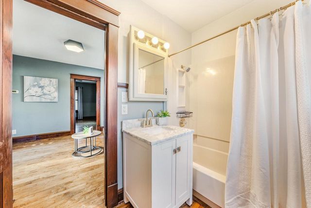 1704 LAWE STREET, Kaukauna, WI 54130