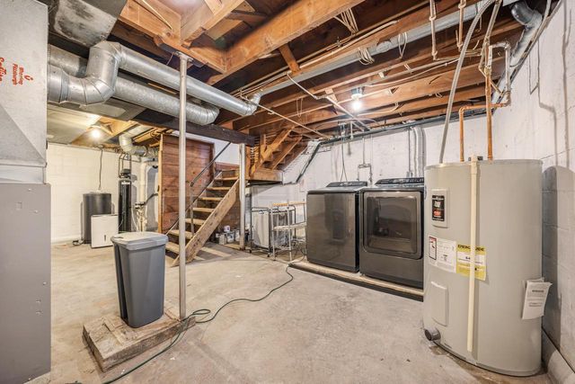 1704 LAWE STREET, Kaukauna, WI 54130