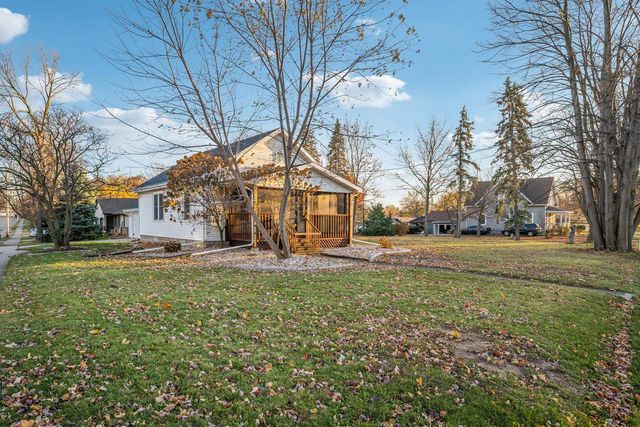 1704 LAWE STREET, Kaukauna, WI 54130