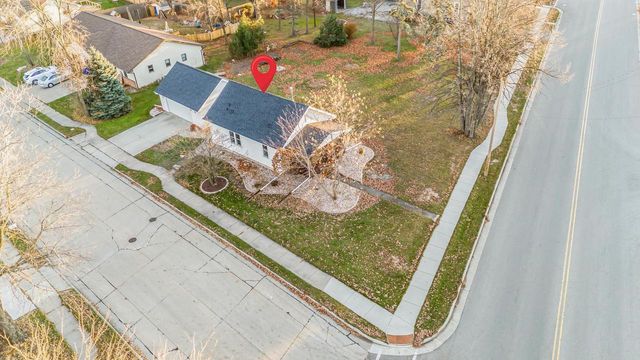 1704 LAWE STREET, Kaukauna, WI 54130