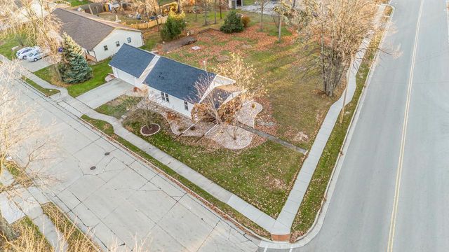 1704 LAWE STREET, Kaukauna, WI 54130