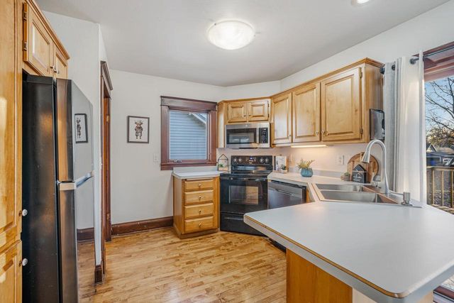 1704 LAWE STREET, Kaukauna, WI 54130