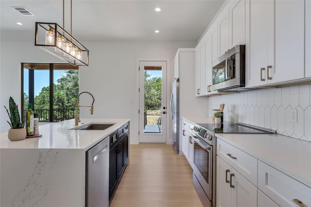 20202 Lincoln CV, Lago Vista, TX 78645