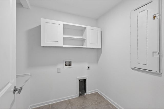 124 PINEYWOODS STREET, St Cloud, FL 34771