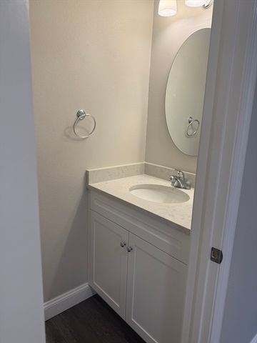 3 Marc Dr 3C-4, Plymouth, MA 02360