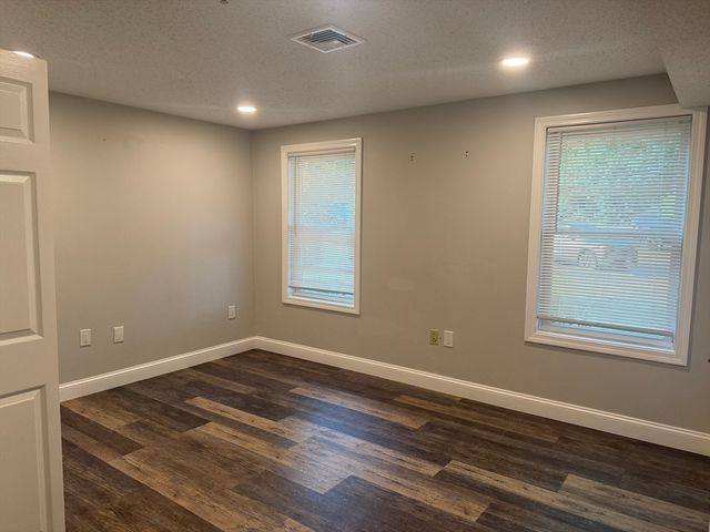 3 Marc Dr 3C-4, Plymouth, MA 02360