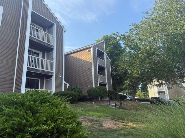 3 Marc Dr 3C-4, Plymouth, MA 02360