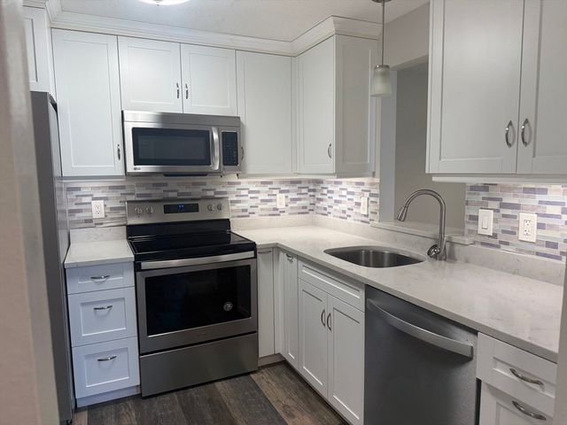 3 Marc Dr 3C-4, Plymouth, MA 02360