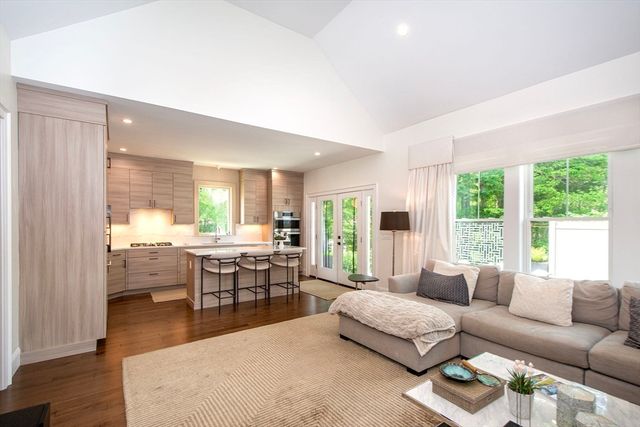 23 Kingston Street, Kingston, MA 02364