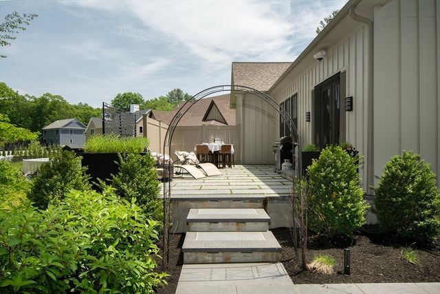 23 Kingston Street, Kingston, MA 02364