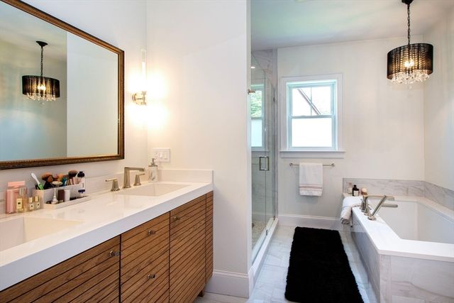 23 Kingston Street, Kingston, MA 02364