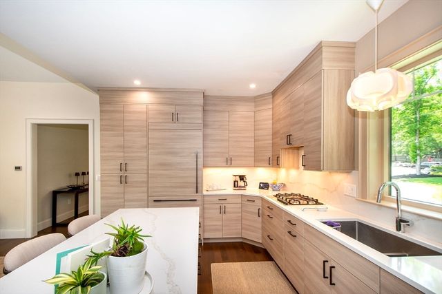 23 Kingston Street, Kingston, MA 02364