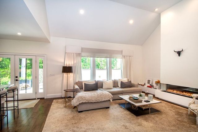 23 Kingston Street, Kingston, MA 02364