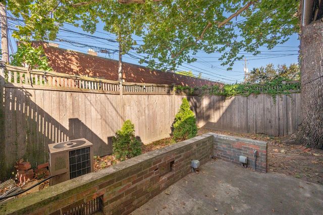 561 S 5th Street, Columbus, OH 43206