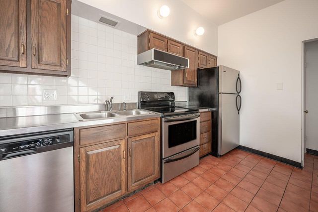 561 S 5th Street, Columbus, OH 43206