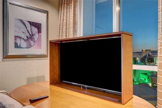 125 East HARMON Avenue 2601, Las Vegas, NV 89109