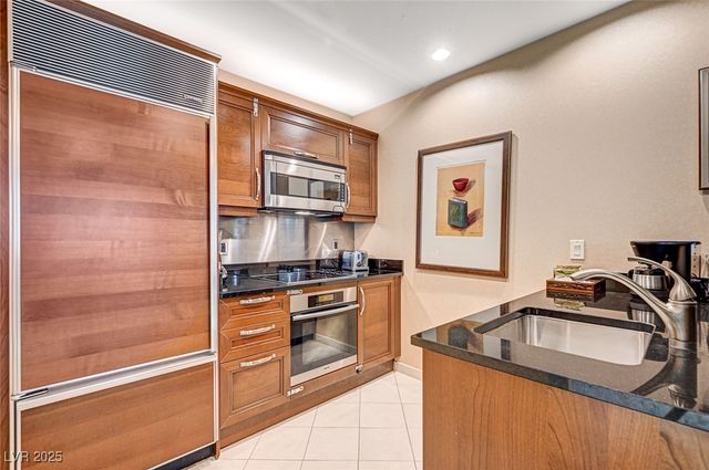 125 East HARMON Avenue 2601, Las Vegas, NV 89109