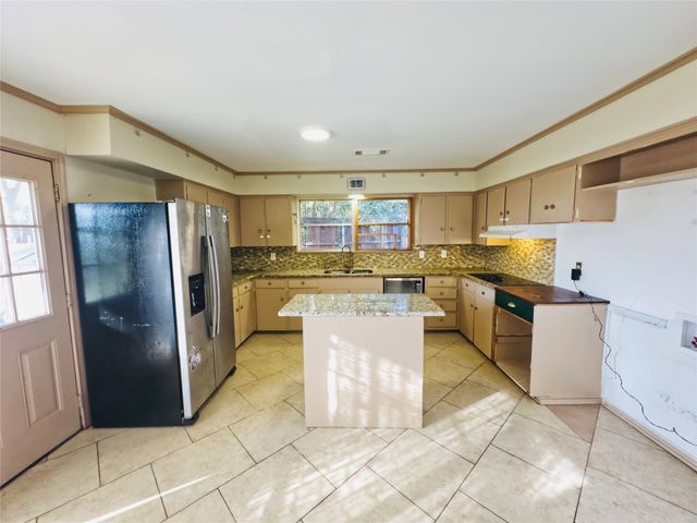 11022 Dunaway Drive, Dallas, TX 75228