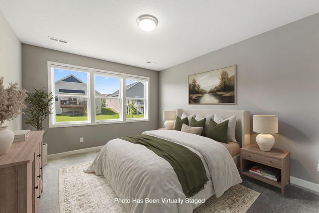 7609 Upper 38th Street N, Oakdale, MN 55128