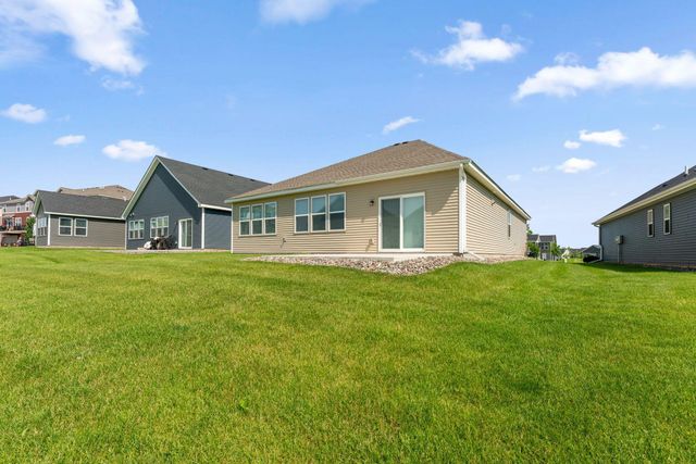 7609 Upper 38th Street N, Oakdale, MN 55128