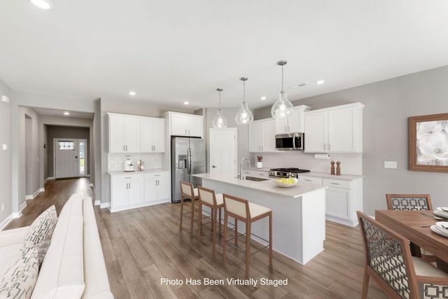 7609 Upper 38th Street N, Oakdale, MN 55128