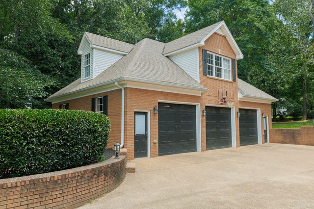 5058 Windland Dr, Springfield, TN 37172