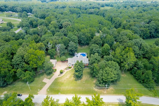 5058 Windland Dr, Springfield, TN 37172