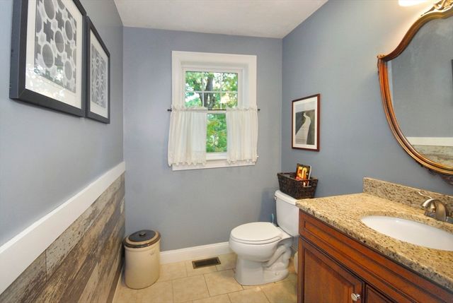 9 Pine Grove Rd, Westford, MA 01886