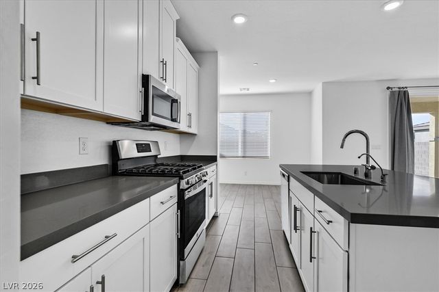 303 Fletcher Falls Street, Henderson, NV 89015