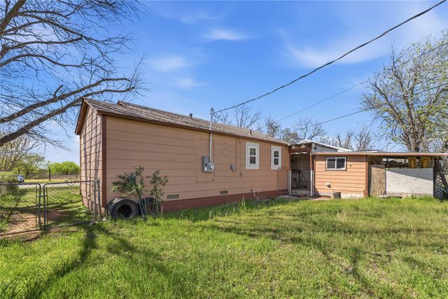 510 Medcalf Street, Bangs, TX 76823