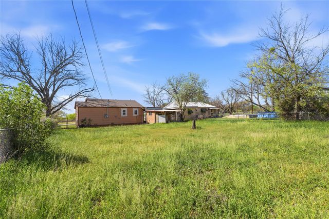 510 Medcalf Street, Bangs, TX 76823