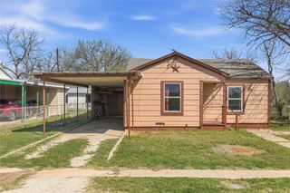 510 Medcalf Street, Bangs, TX 76823