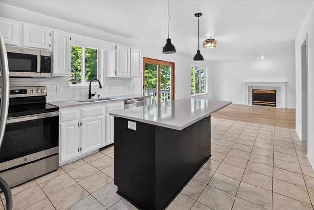 5230 Summer Ridge Drive, Madison, WI 53704