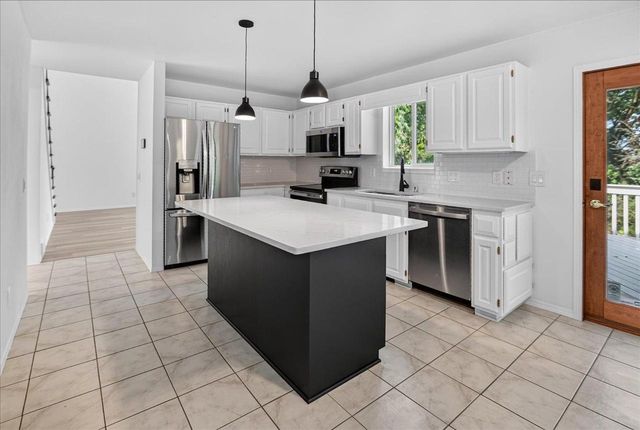 5230 Summer Ridge Drive, Madison, WI 53704