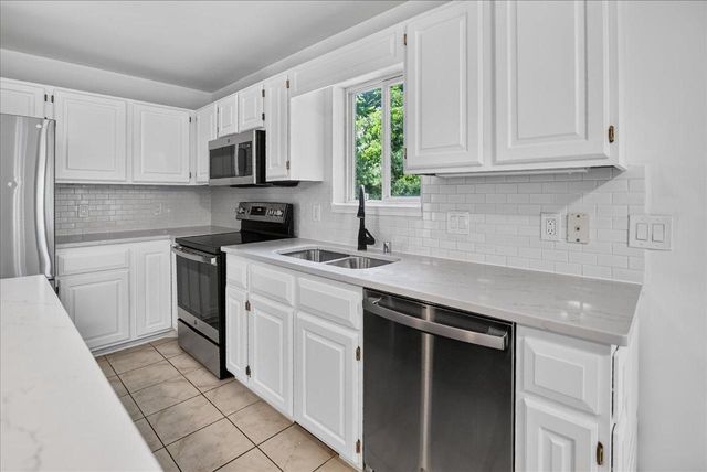 5230 Summer Ridge Drive, Madison, WI 53704