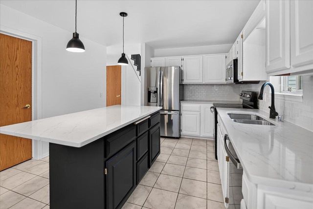 5230 Summer Ridge Drive, Madison, WI 53704