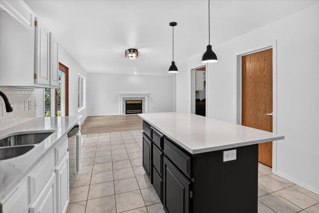 5230 Summer Ridge Drive, Madison, WI 53704