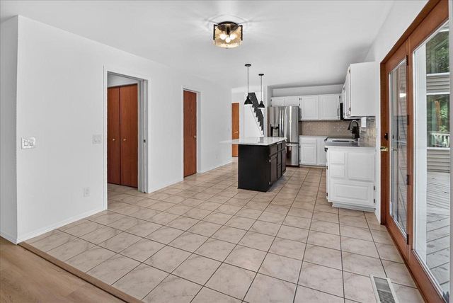 5230 Summer Ridge Drive, Madison, WI 53704