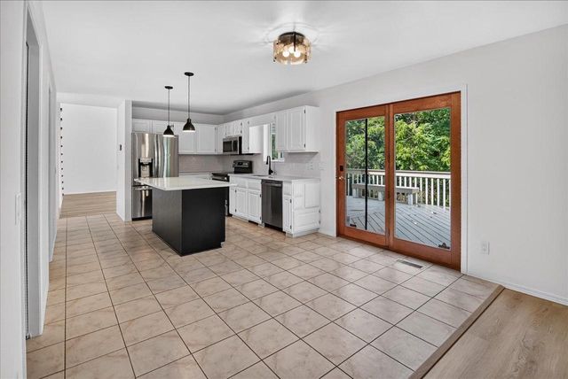 5230 Summer Ridge Drive, Madison, WI 53704