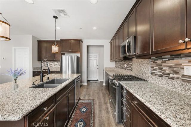 37436 Umbrella, Palmdale, CA 93551