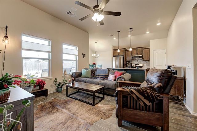 400 Haven Street, Yukon, OK 73099