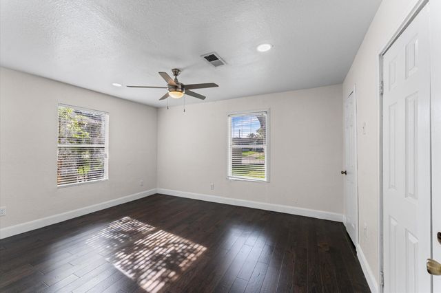 5231 Lyndhurst Drive, Houston, TX 77033