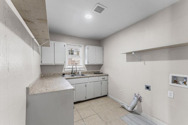 5231 Lyndhurst Drive, Houston, TX 77033