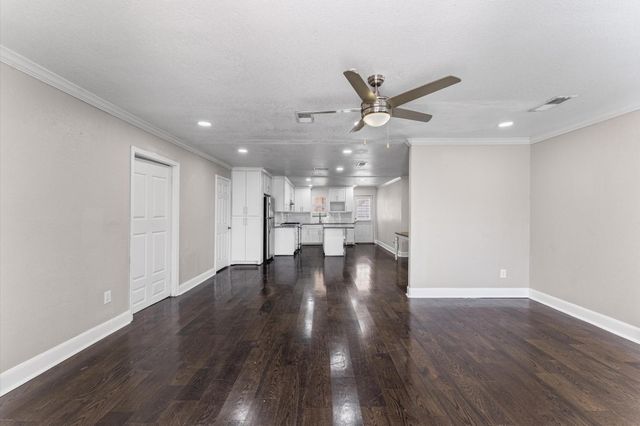 5231 Lyndhurst Drive, Houston, TX 77033