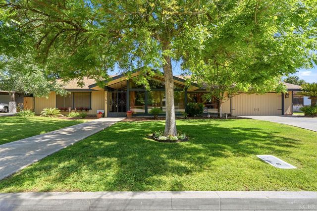 1967 Mulberry Drive, Hanford, CA 93230