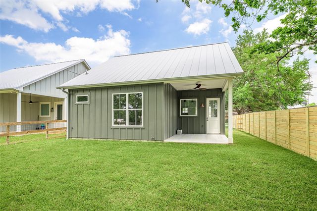 741 Pecan Street, New Ulm, TX 78950