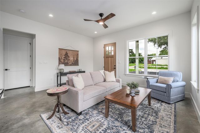 741 Pecan Street, New Ulm, TX 78950